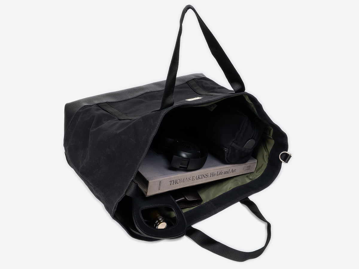 No. 674 Large East West Tote, Black
